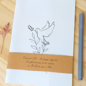 Carnet A5 fait main Colombe, 36 pages lignées, papeterie artisanale création unique