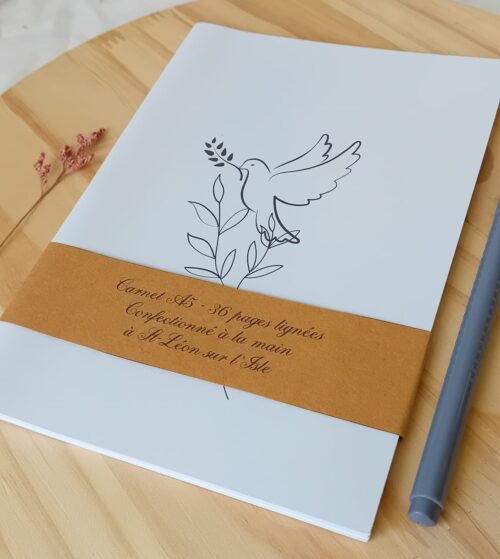 Carnet A5 fait main Colombe, 36 pages lignées, papeterie artisanale création unique