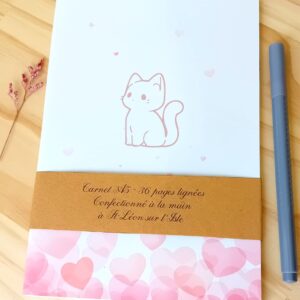 Carnet A5 fait main chaton rose, 36 pages lignées, papeterie artisanale création unique