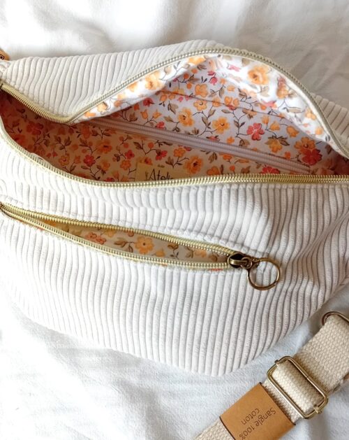 Sac banane XL écrue, 3 compartiments zippés, sangle coton amovible artisanal.