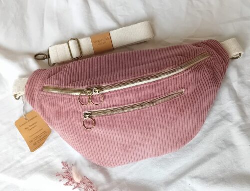 Sac banane XL en velours côtelé, grand compartiment principal, poche zippée extérieure, compartiment intérieur, sangle coton, fabrication artisanale fait main.