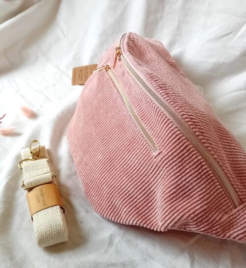Sac banane XL rose poudré, 3 compartiments zippés, sangle coton amovible artisanal.