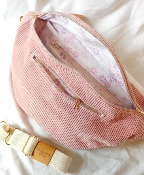 Sac banane XL rose poudré, 3 compartiments zippés, sangle coton amovible artisanal.