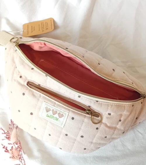 Sac banane XL en coton beige à pois, grand compartiment principal, poche zippée extérieure, compartiment intérieur, sangle coton, fabrication artisanale fait main.