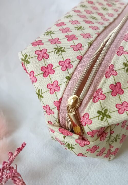 Trousse multicolore détail fermeture